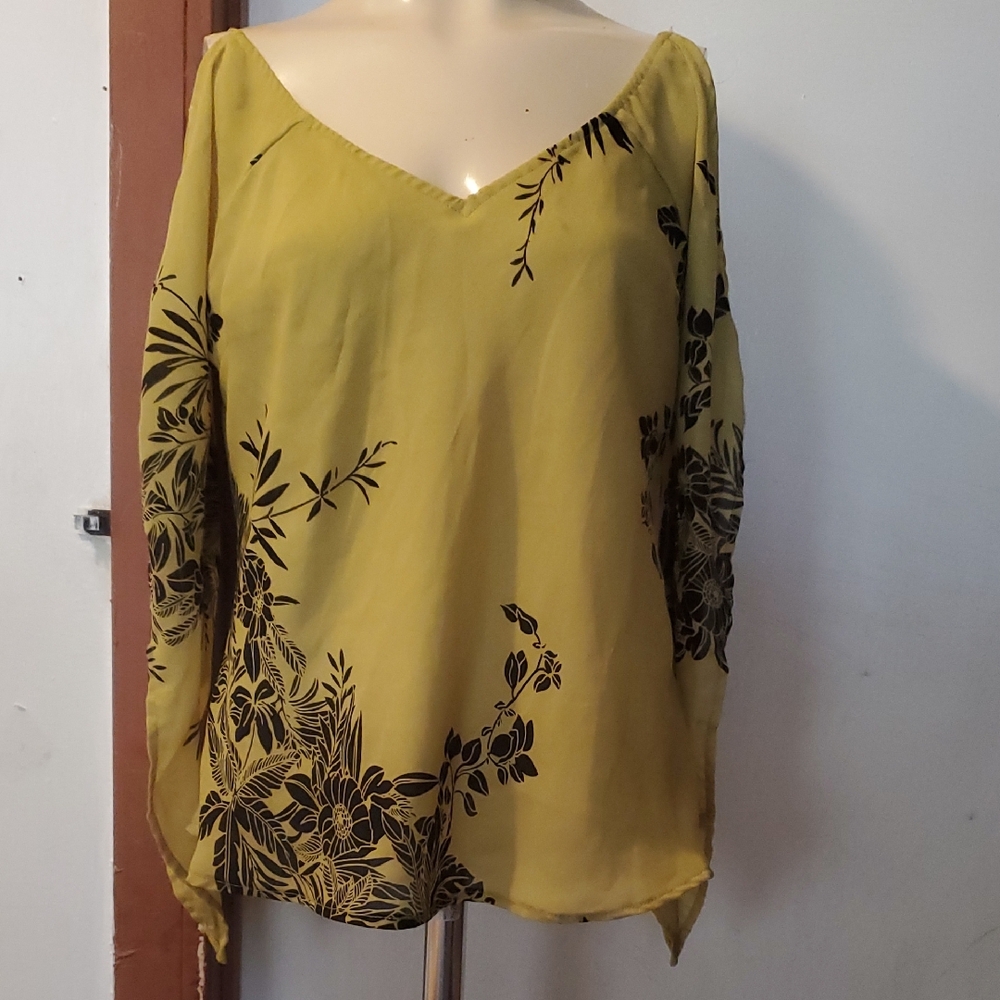 DRESS-U  V-Neck  -off The Shoulder  Green and Black Floral Print Blouse Size L